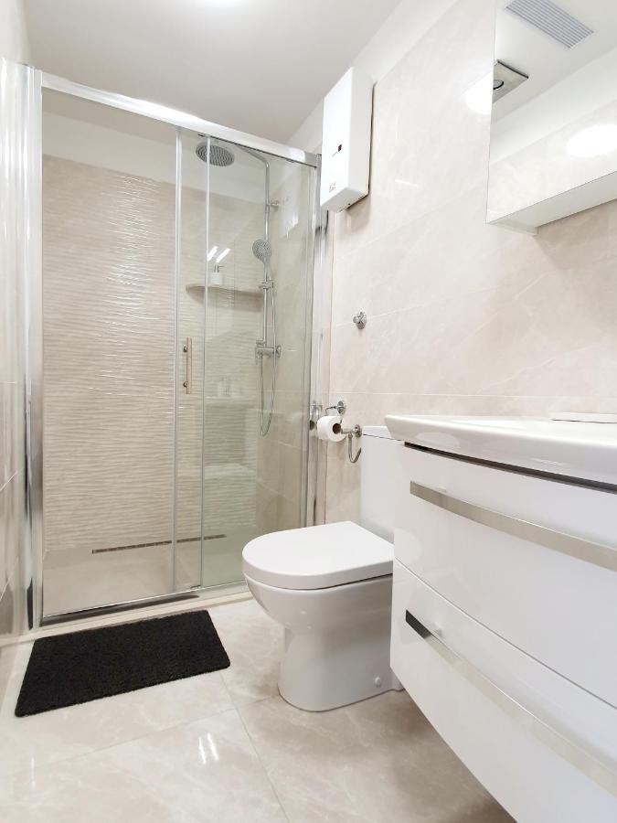 White House Apartments ดูกีรัท ภายนอก รูปภาพ