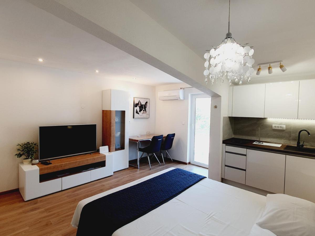 White House Apartments ดูกีรัท ภายนอก รูปภาพ
