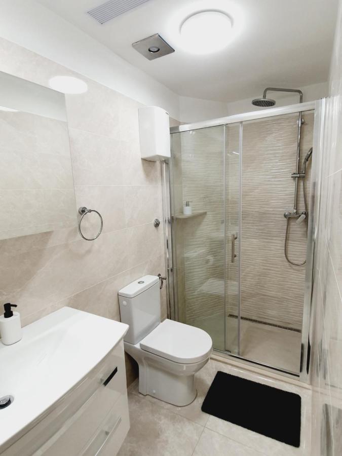 White House Apartments ดูกีรัท ภายนอก รูปภาพ